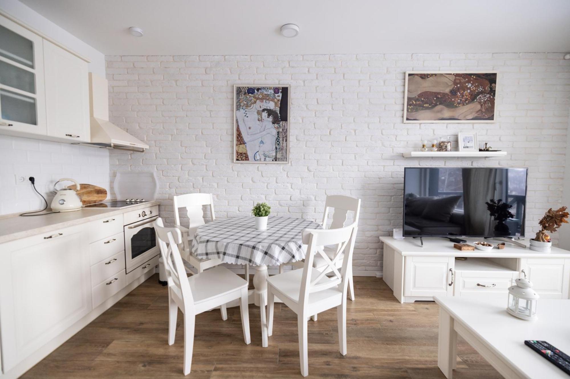 Promo Evergreen Apartment
