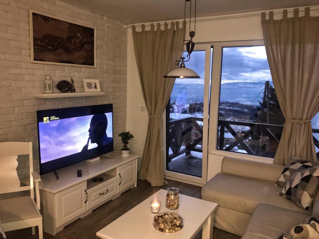 Promo Evergreen Apartment